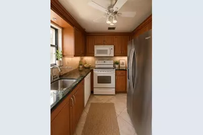 3380 Lucerne Park Dr #4B, Greenacres, FL 33467 - Photo 11