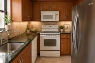 3380 Lucerne Park Dr, Greenacres, FL 33467 - Photo 11