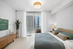 77 SE 5th St, Miami, FL 33131 - Photo 11
