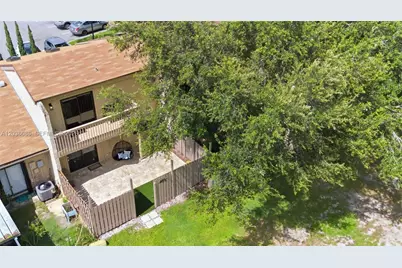 2152 SW 81st Way, Davie, FL 33324 - Photo 11