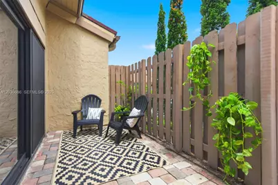 2152 SW 81st Way, Davie, FL 33324 - Photo 31