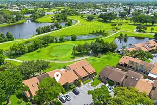 2152 SW 81st Way, Davie, FL 33324 - Photo 9