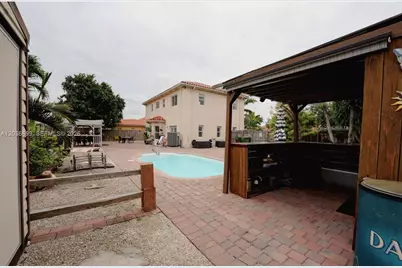 1935 NE 35th Ave, Homestead, FL 33033 - Photo 29