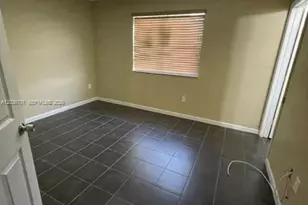 6970 NW 177th St, Hialeah, FL 33015 - Photo 9