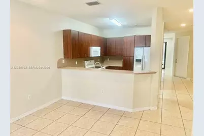 568 NE 35th Ave, Homestead, FL 33033 - Photo 5