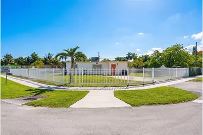 15398 Garfield Dr, Homestead, FL 33033 - Photo 3