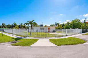 15398 Garfield Dr, Homestead, FL 33033 - Photo 3