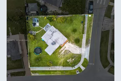 15398 Garfield Dr, Homestead, FL 33033 - Photo 5