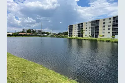 301 SE 3rd St #204, Dania Beach, FL 33004 - Photo 3