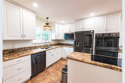 16571 Lake Tree Dr, Weston, FL 33326 - Photo 11