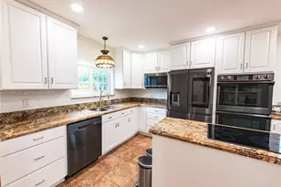 16571 Lake Tree Dr, Weston, FL 33326 - Photo 11
