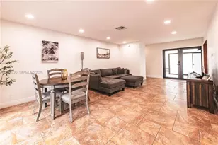 16571 Lake Tree Dr, Weston, FL 33326 - Photo 9