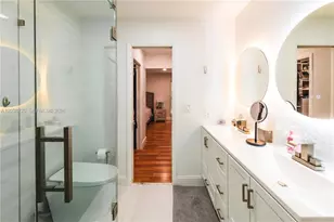 16571 Lake Tree Dr, Weston, FL 33326 - Photo 5
