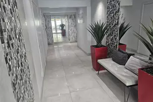 126 Golden Isles Dr, Hallandale Beach, FL 33009 - Photo 19
