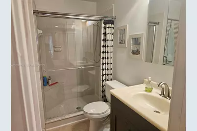 126 Golden Isles Dr #62A, Hallandale Beach, FL 33009 - Photo 11