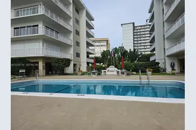 126 Golden Isles Dr #62A, Hallandale Beach, FL 33009 - Photo 17
