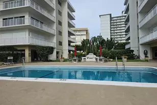 126 Golden Isles Dr, Hallandale Beach, FL 33009 - Photo 17