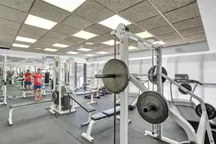 2555 Collins Ave, Miami Beach, FL 33140 - Photo 37