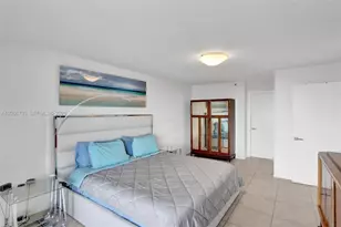 2555 Collins Ave, Miami Beach, FL 33140 - Photo 25