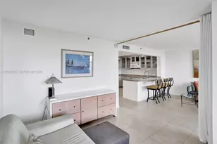 2555 Collins Ave, Miami Beach, FL 33140 - Photo 17