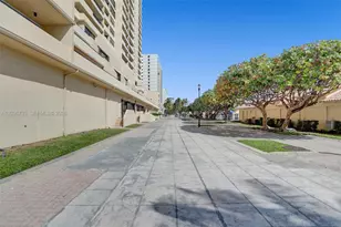 2555 Collins Ave, Miami Beach, FL 33140 - Photo 59