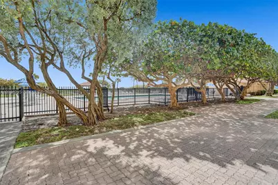 2555 Collins Ave #1508, Miami Beach, FL 33140 - Photo 53