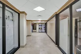 2555 Collins Ave, Miami Beach, FL 33140 - Photo 43