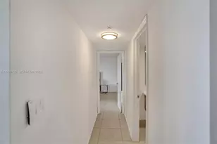 2555 Collins Ave, Miami Beach, FL 33140 - Photo 19