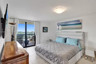 2555 Collins Ave, Miami Beach, FL 33140 - Photo 21