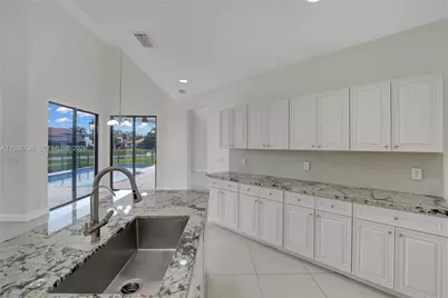 22281 Tupelo Pl, Boca Raton, FL 33428 - Photo 9