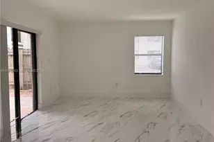 10875 NW 7th St, Miami, FL 33172 - Photo 5