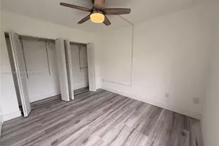 10875 NW 7th St, Miami, FL 33172 - Photo 15