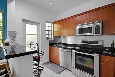 901 3rd St #3, Miami Beach, FL 33139 - Photo 11