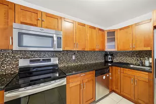 7150 Indian Creek Dr, Miami Beach, FL 33141 - Photo 17