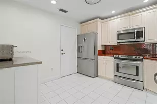 10994 Neptune Dr, Cooper City, FL 33026 - Photo 17
