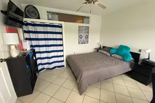 873 NE 195th St, Miami, FL 33179 - Photo 23