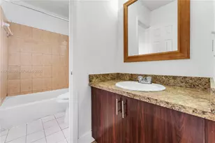 5653 Blueberry Ct, Lauderhill, FL 33313 - Photo 9