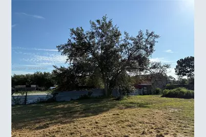 575 S Jinete St, Clewiston, FL 33440 - Photo 3