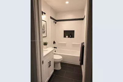 16500 NE 5th Ave, Miami, FL 33162 - Photo 15