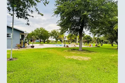 21217 SW 160 St, Miami, FL 33187 - Photo 79