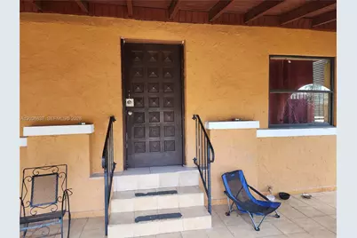 26 NW 24th Ct, Miami, FL 33125 - Photo 3