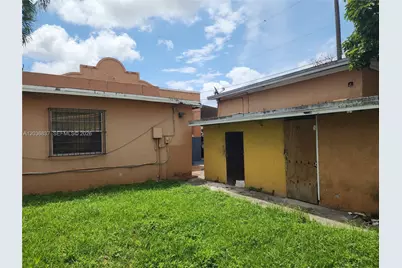 26 NW 24th Ct, Miami, FL 33125 - Photo 21