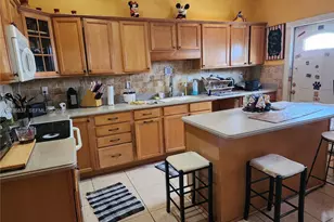 26 NW 24th Ct, Miami, FL 33125 - Photo 7