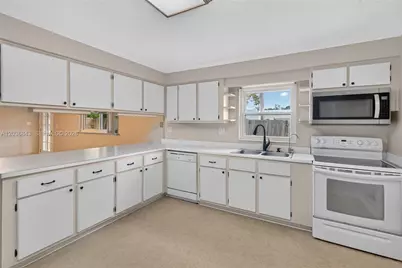 1944 SW 48th Avenue, Gainesville, FL 32608 - Photo 39