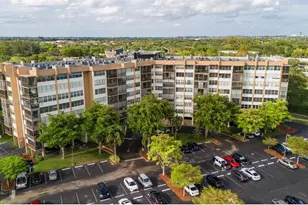 1400 St Charles Pl, Pembroke Pines, FL 33026 - Photo 25