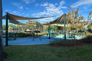 1400 St Charles Pl, Pembroke Pines, FL 33026 - Photo 31
