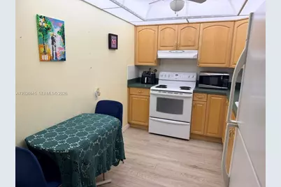 1400 Saint Charles Pl #701, Pembroke Pines, FL 33026 - Photo 5