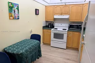 1400 St Charles Pl, Pembroke Pines, FL 33026 - Photo 5