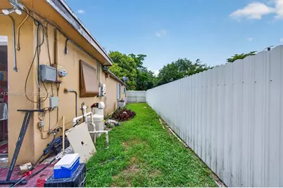761 NE 139th St, North Miami, FL 33161 - Photo 43