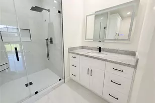 8024 NW 198th Terrace, Hialeah, FL 33015 - Photo 27
